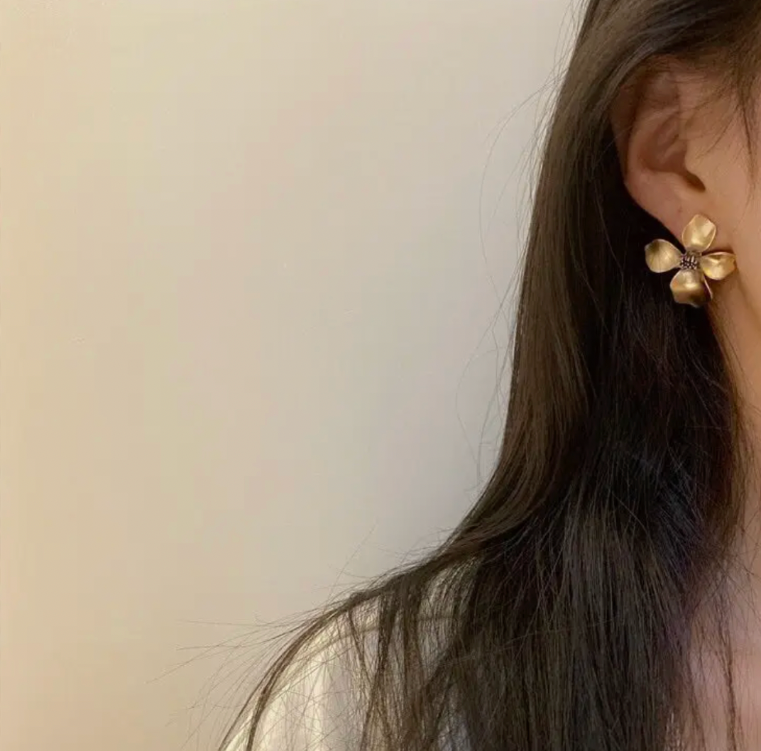 Gold Dogwood Earring
