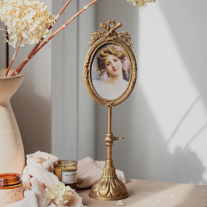 Vintage Pedestal Frame